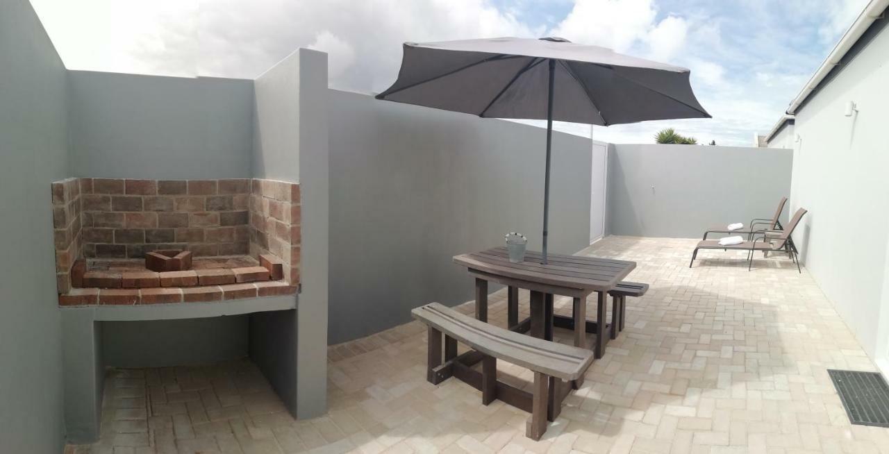 Namaste Spacious Studio Apartment Langebaan Exterior foto